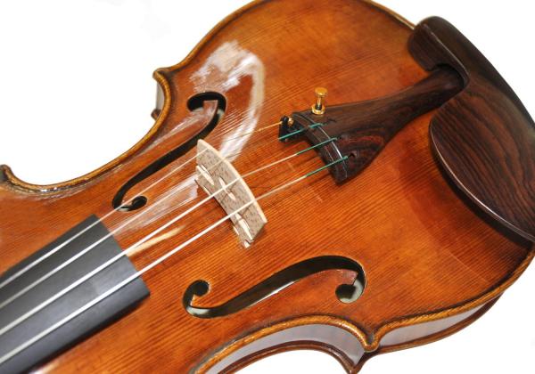 I would only buy a violin of this caliber from Rhiannon: It surpasses my greatest dreams