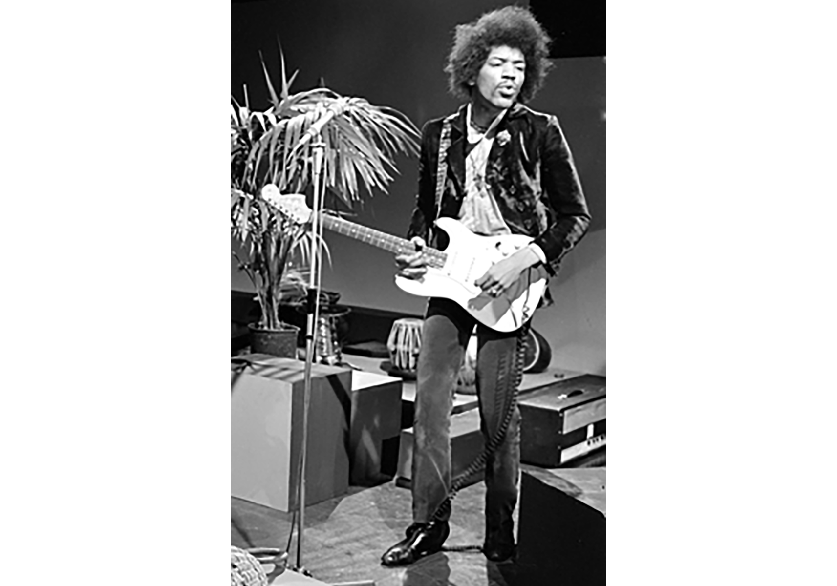 Jimi Hendrix performs for Dutch television show Hoepla in 1967. He must have forgotten his viola in the boot of the car.  Photo by A. Vente. Source: Beeld en Geluidwiki - Gallery: Hoepla