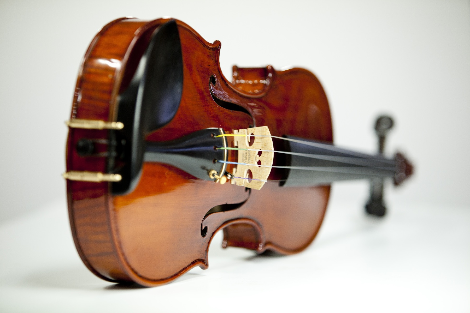 Violin with Guarneri style chin rest